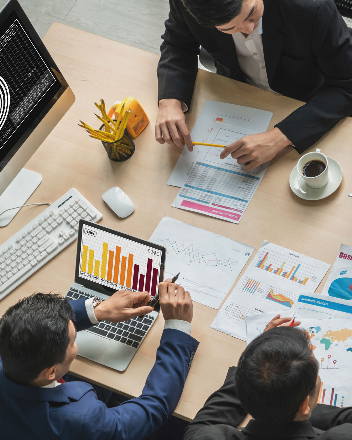 Business Visual Data Analyzing Technology By Creative Computer Software